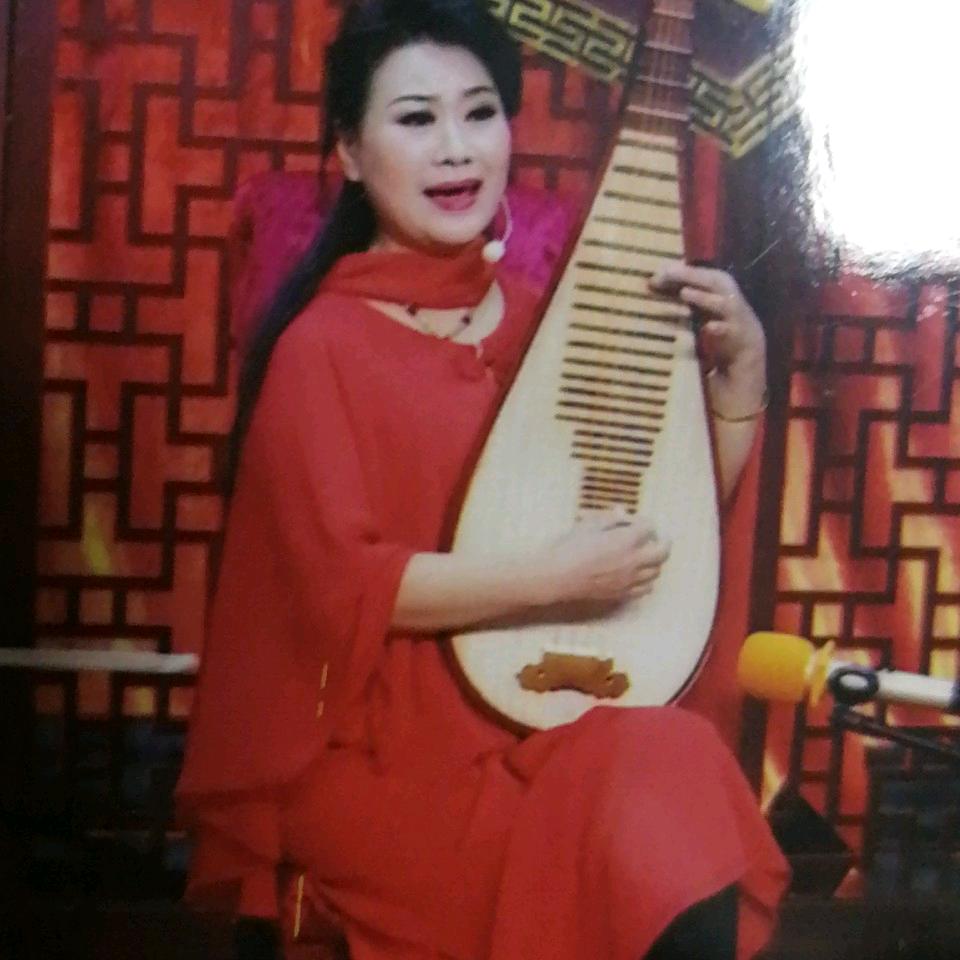 琵琶秀女