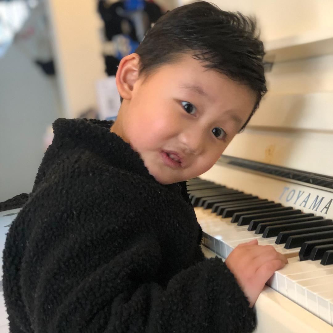 西班牙爱丽丝Zhang