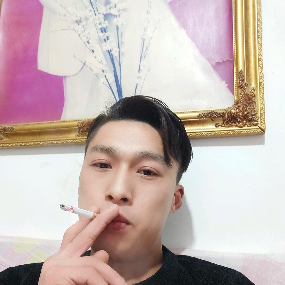 小心的他