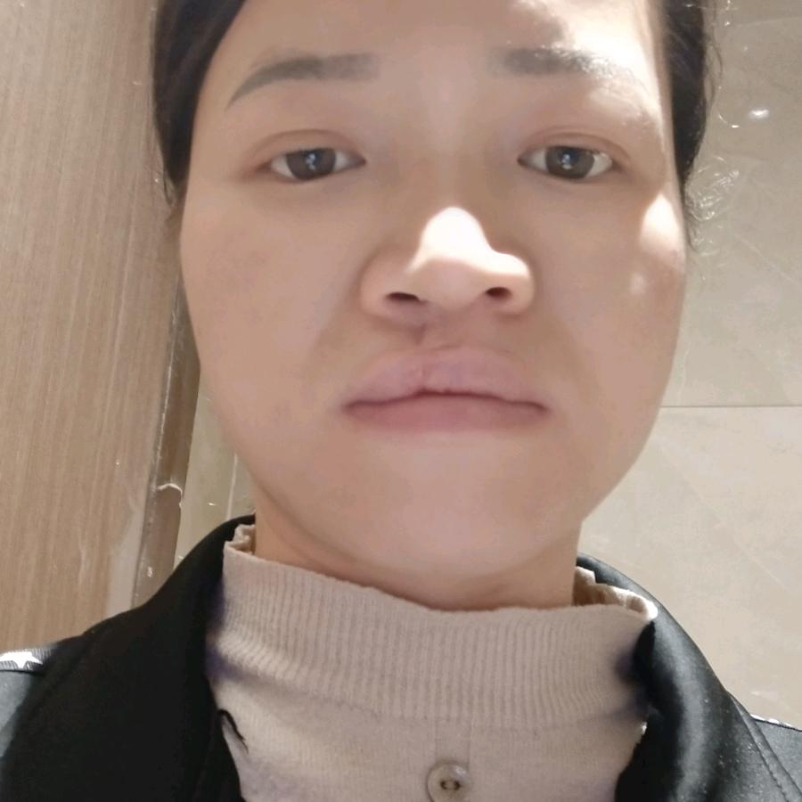 黄英