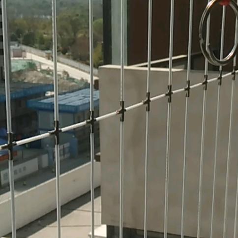 小王防护网安装