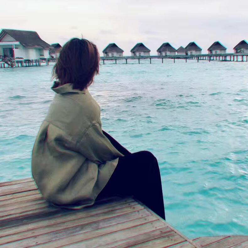 格瑞丝婚纱礼服馆的小艾姐姐