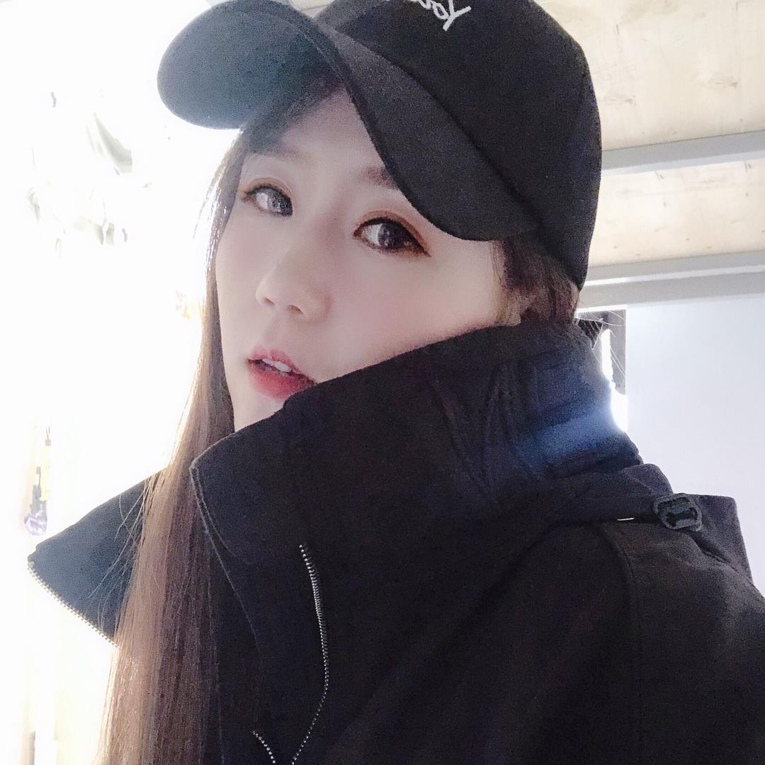 ¥