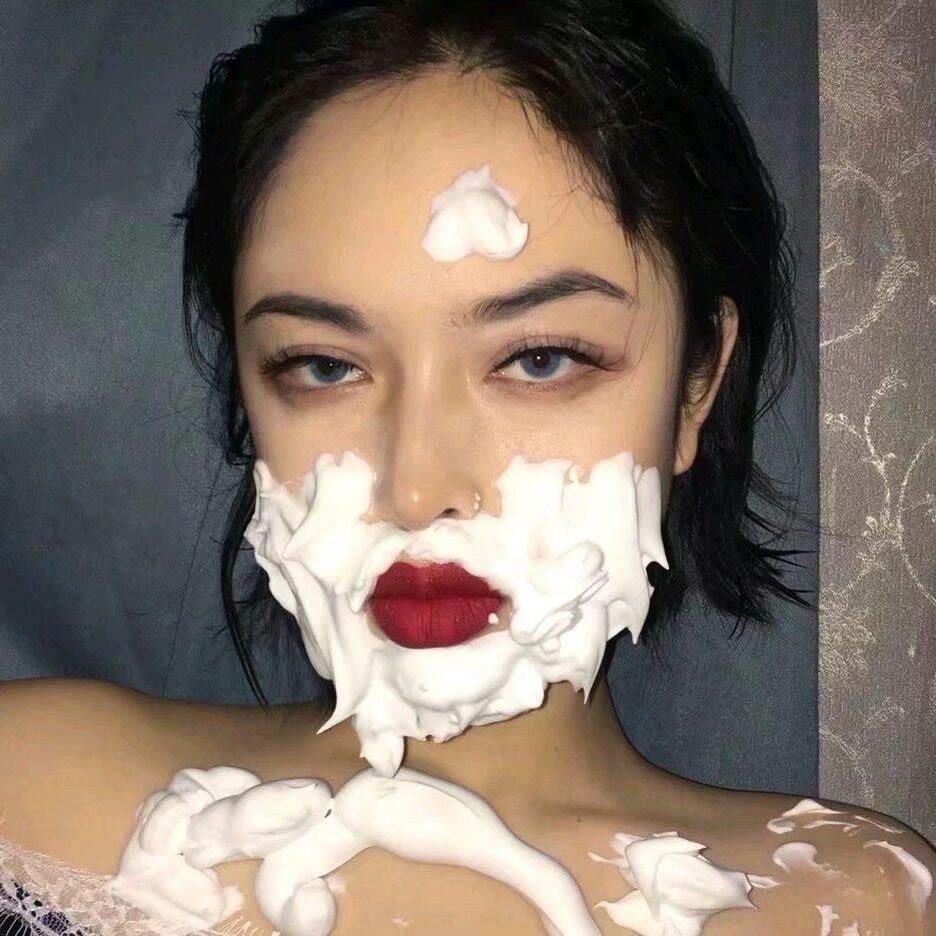 Liu 婷.