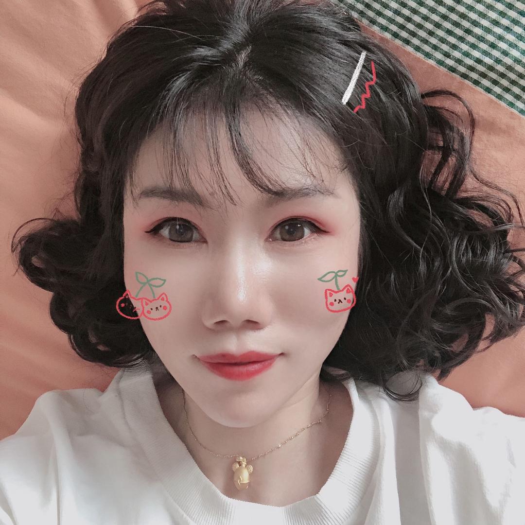 伊人素妆为谁倾城