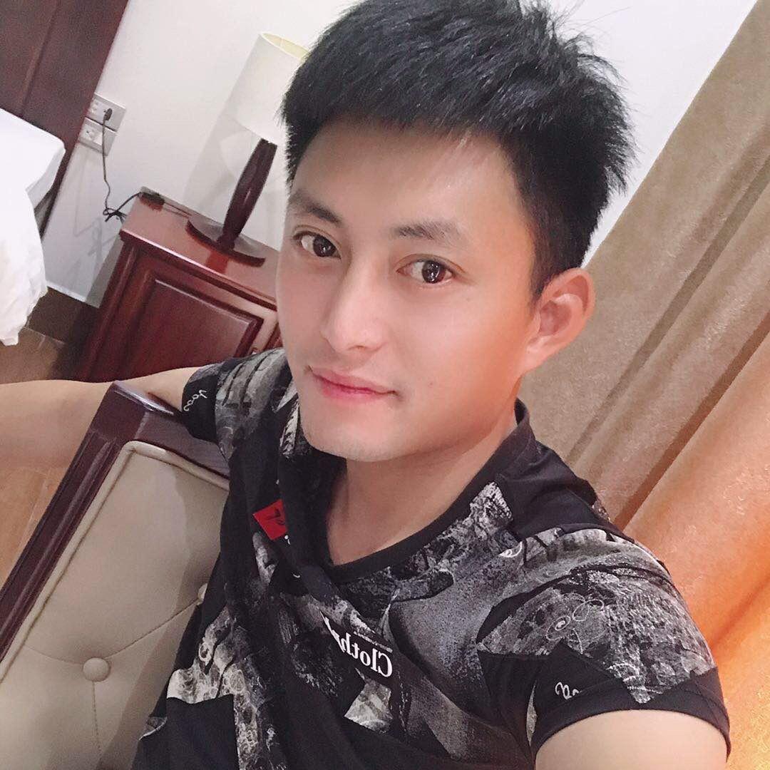 厚街创世纪酒吧 萧林