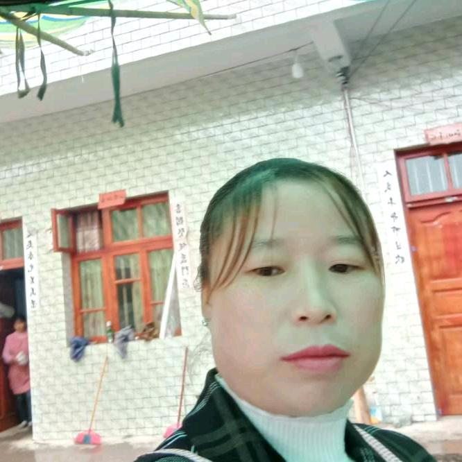 辛福一家人，谭