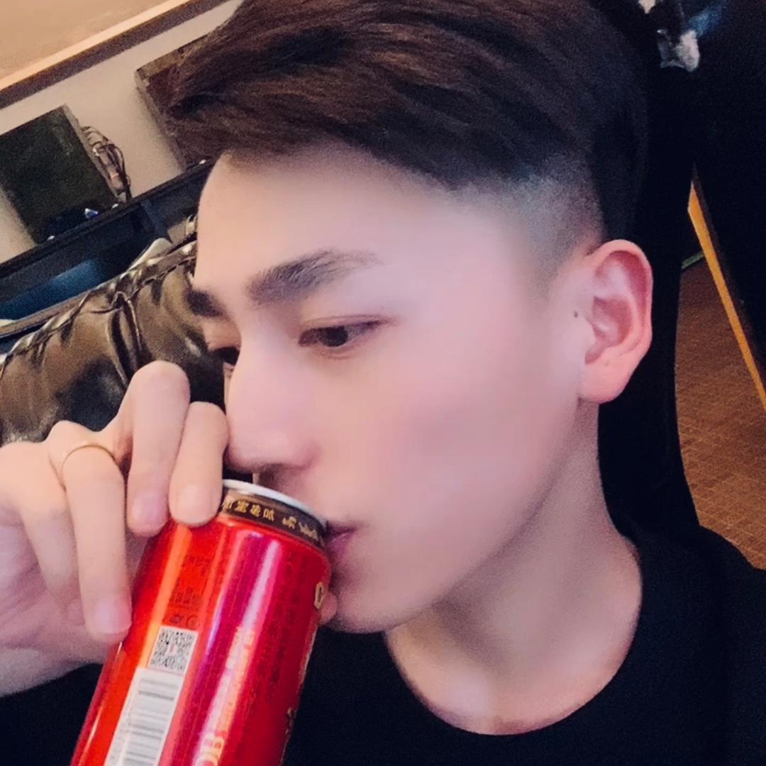 秦洛奇💫