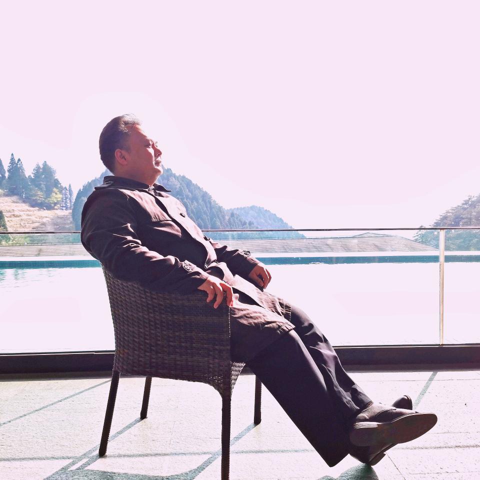 天泓月明
