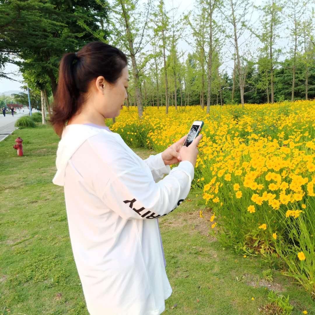 临沂华丰莲姐女装批发