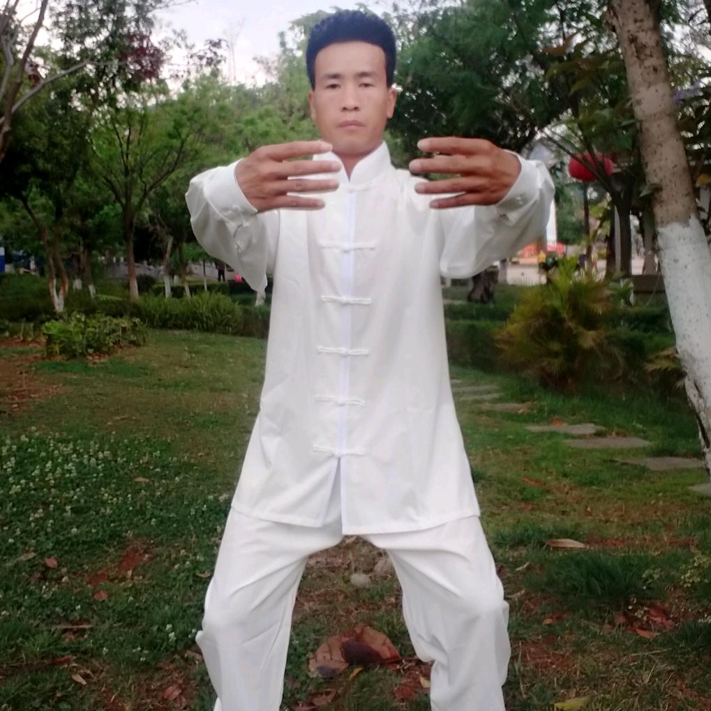 小余爱锻炼