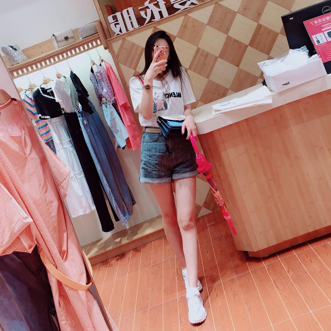 什么都不董女士