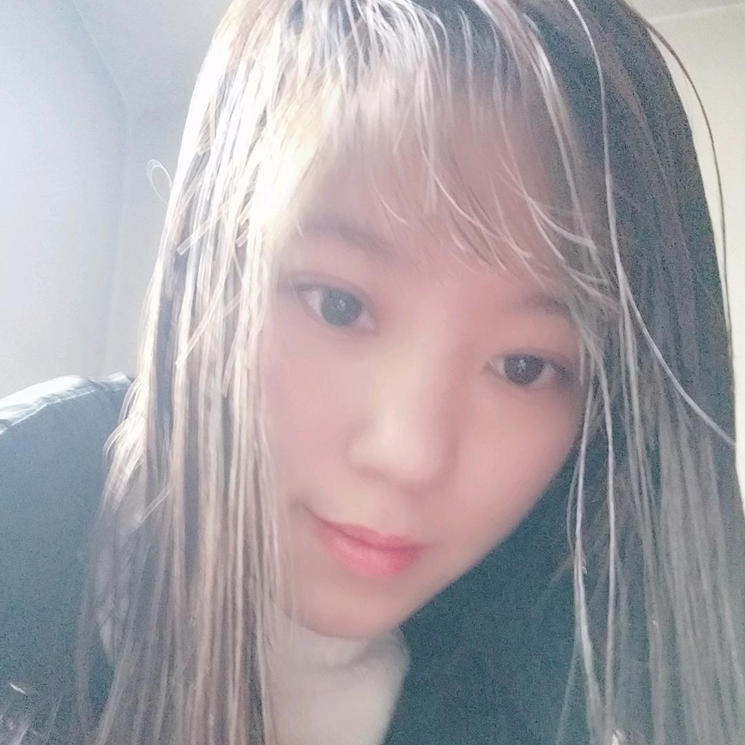 不傲娇的姑娘。