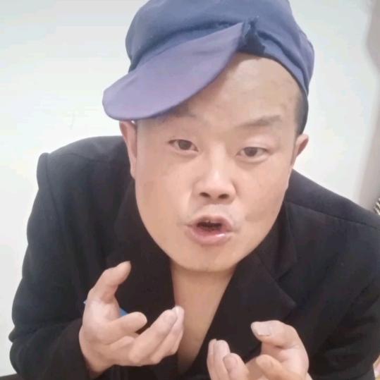 对眼哥(雪松)