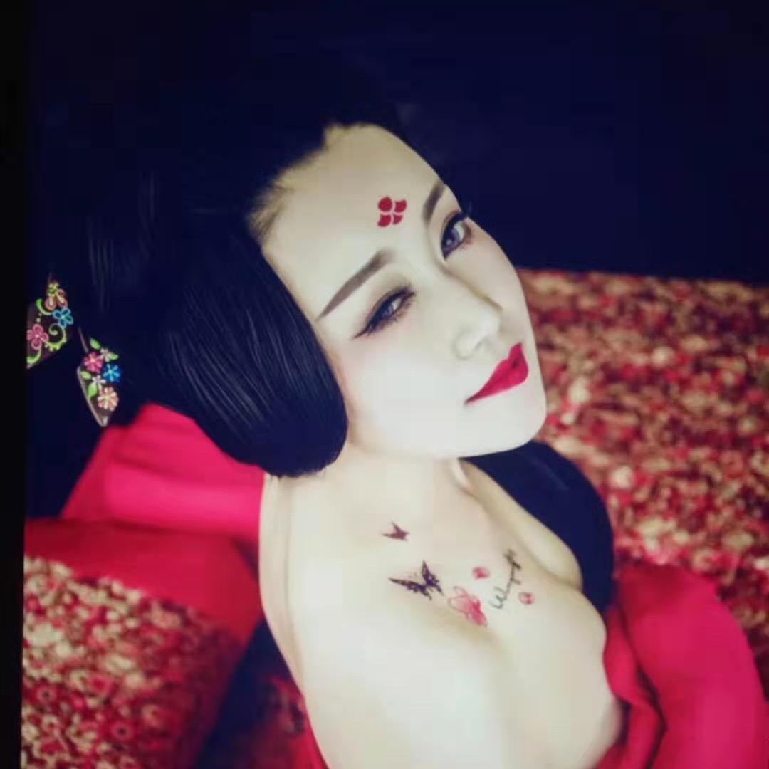 妩媚的小妖精🧚‍♀️