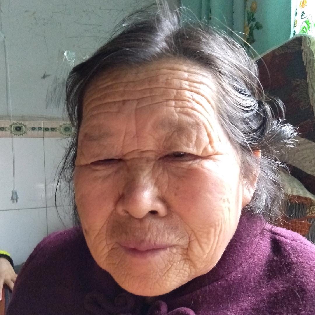 白岁老人