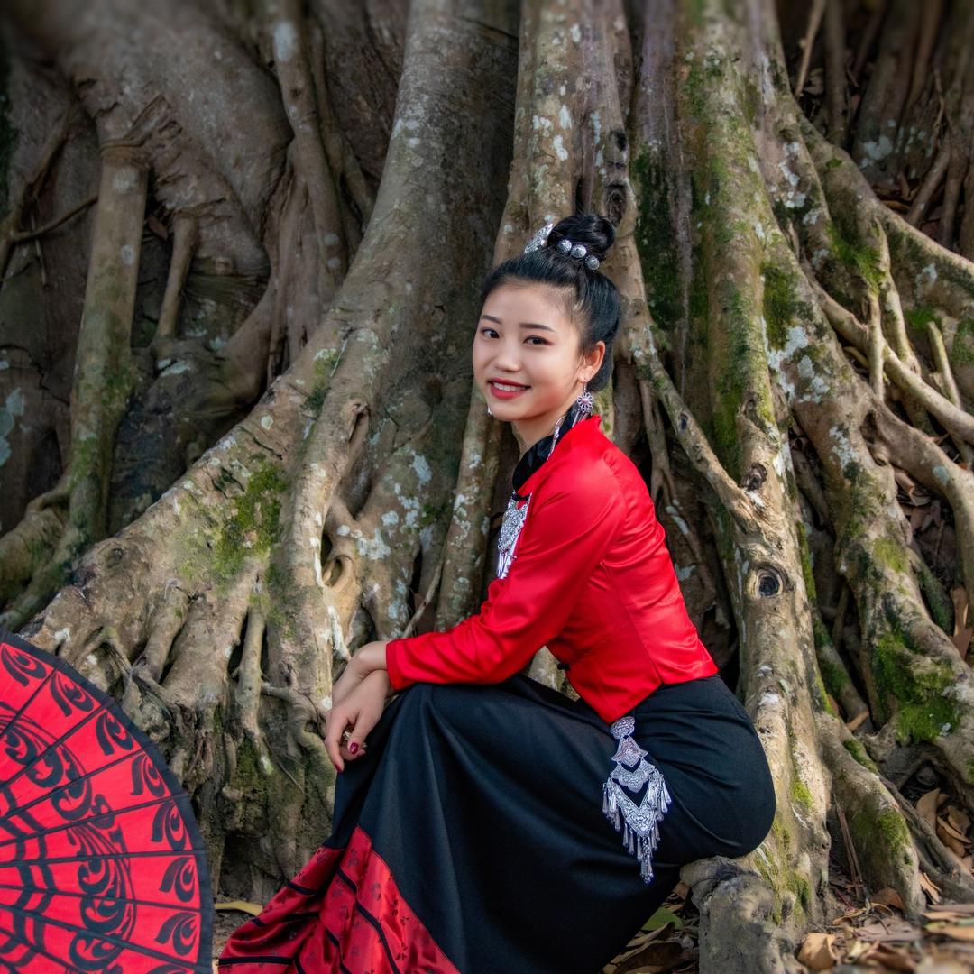 茉蒄民族服饰