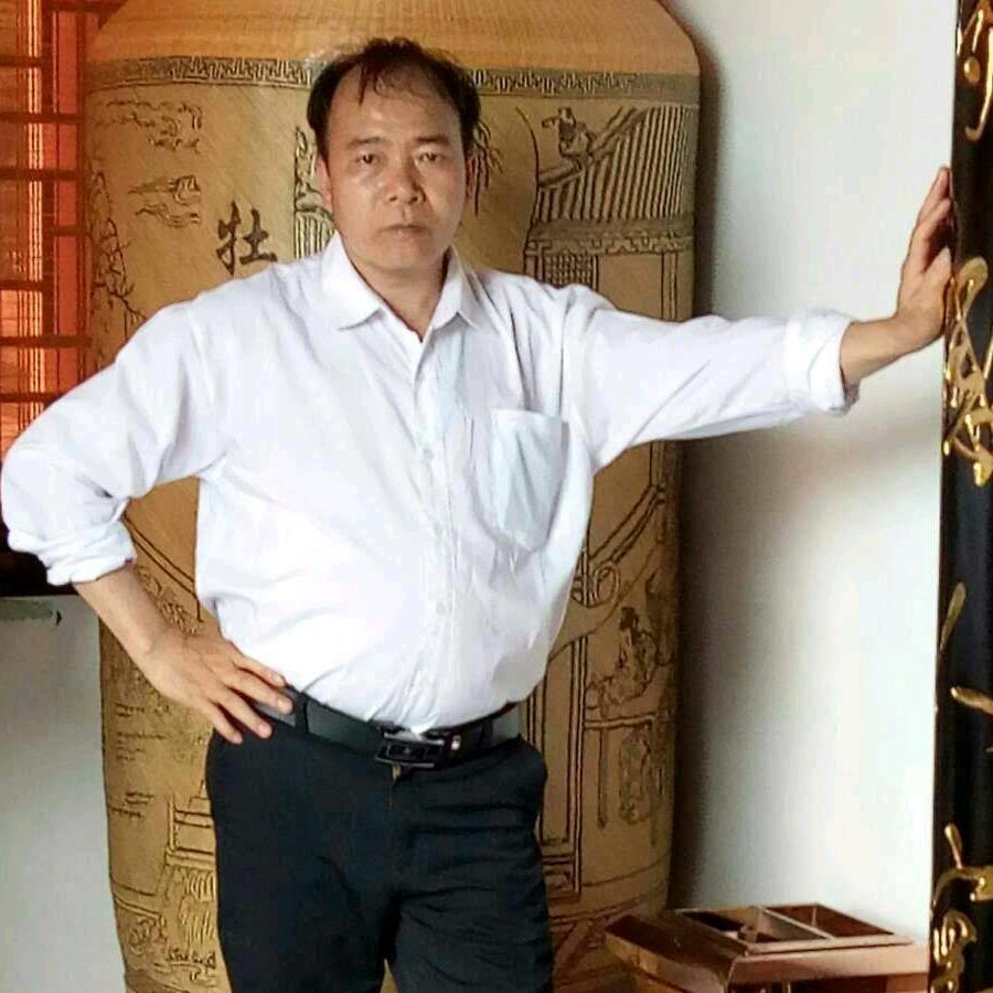 龍芳