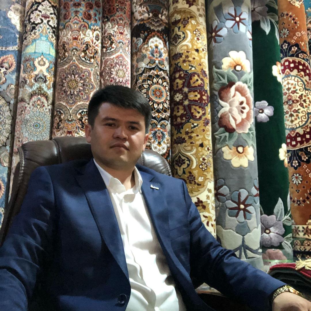 喀什市古老之胡杨地毯销售店