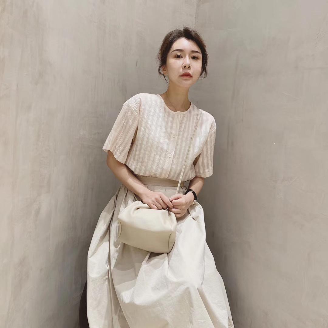 谜秀服饰