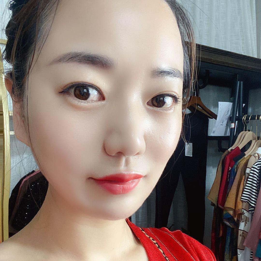 洛丽莎服饰