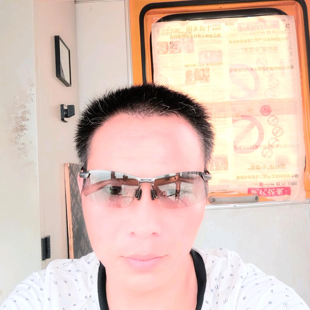 开心❤快快乐乐。