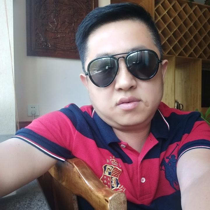 刘延峰           🅥德仁餐饮