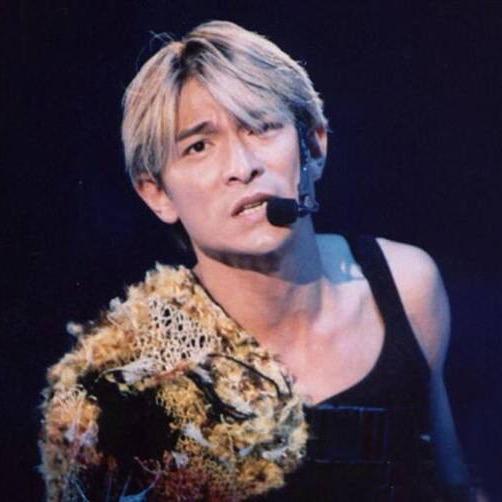 老大演唱现场