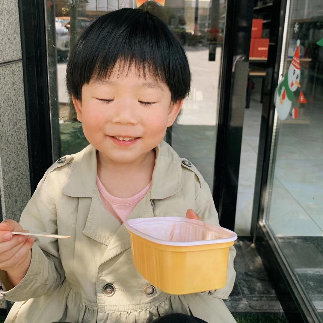 右手握把左手摆拳