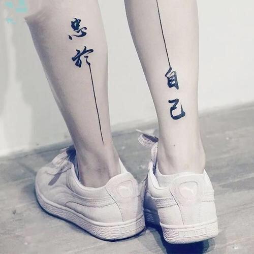 屎虼蜋躲在阴暗的角落里扒拉绿豆