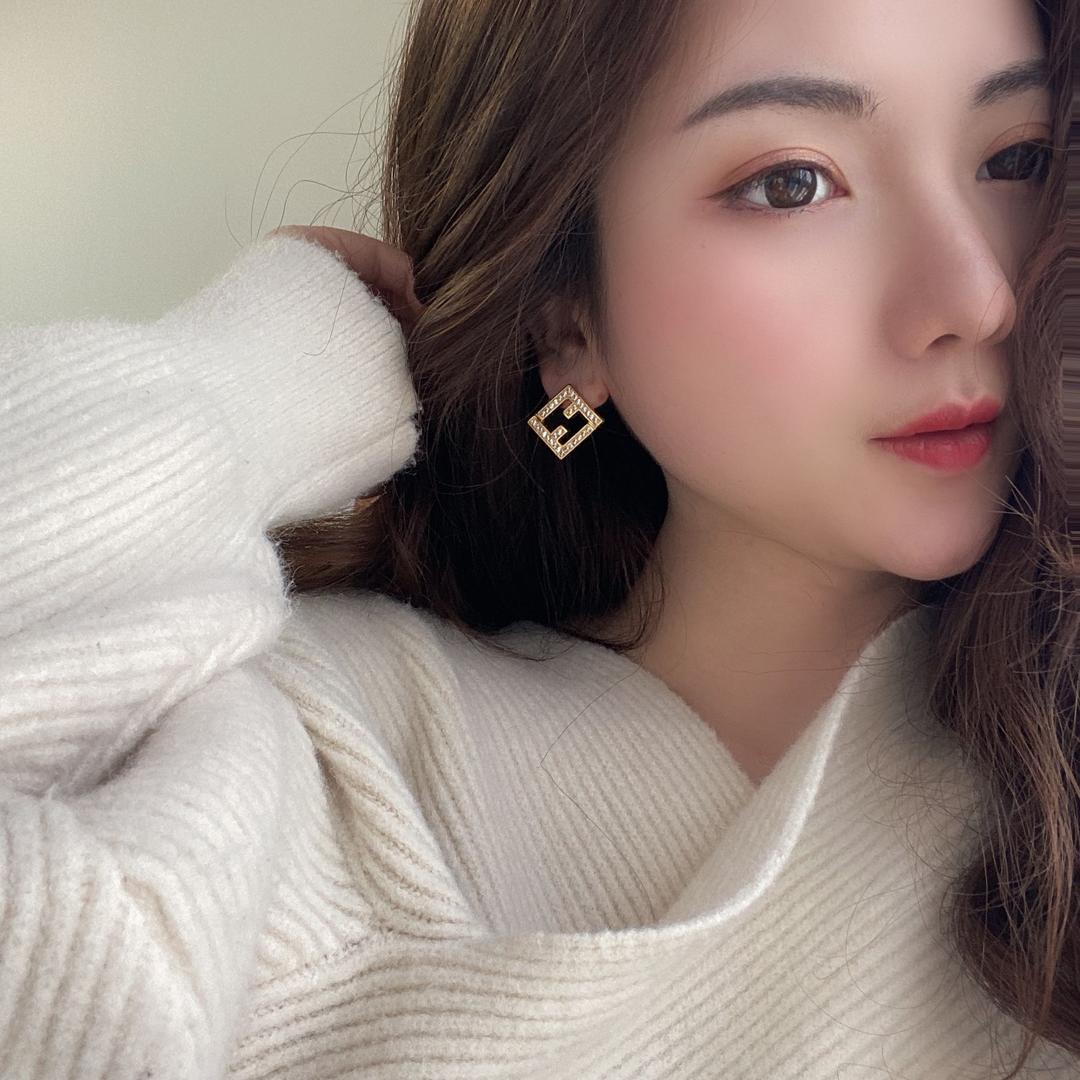 艾小姐珠宝小店