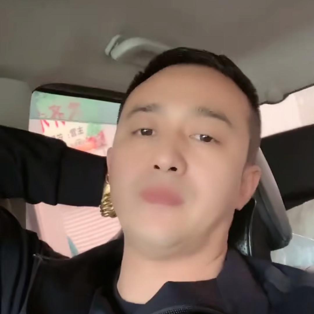 梁博……