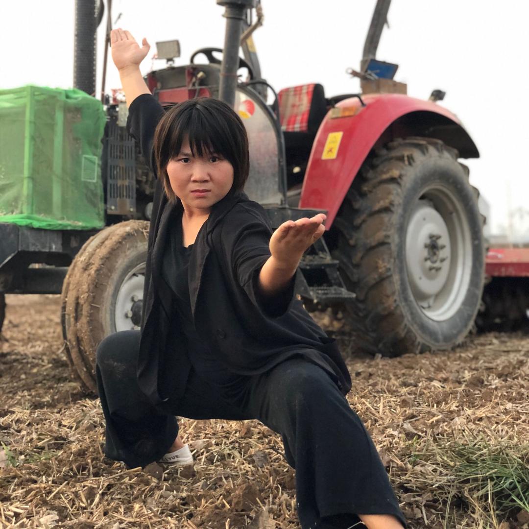大脸妹脸大