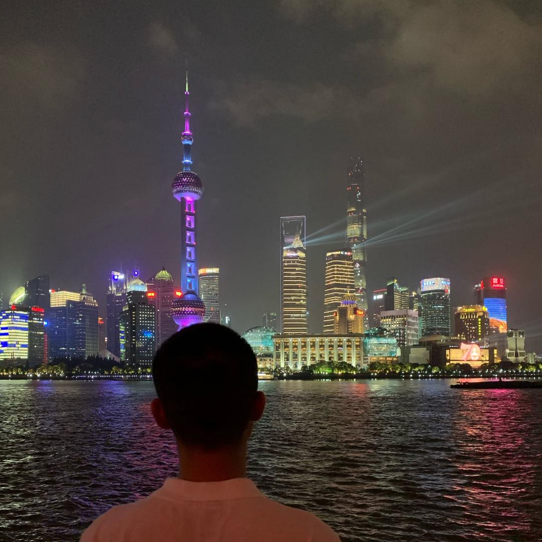 张天傲.