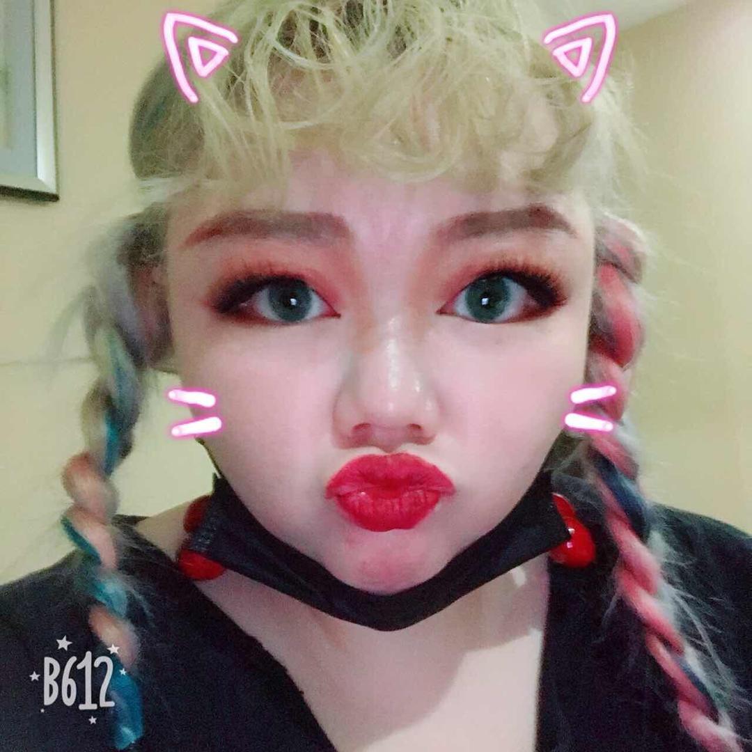 孙晓萌.