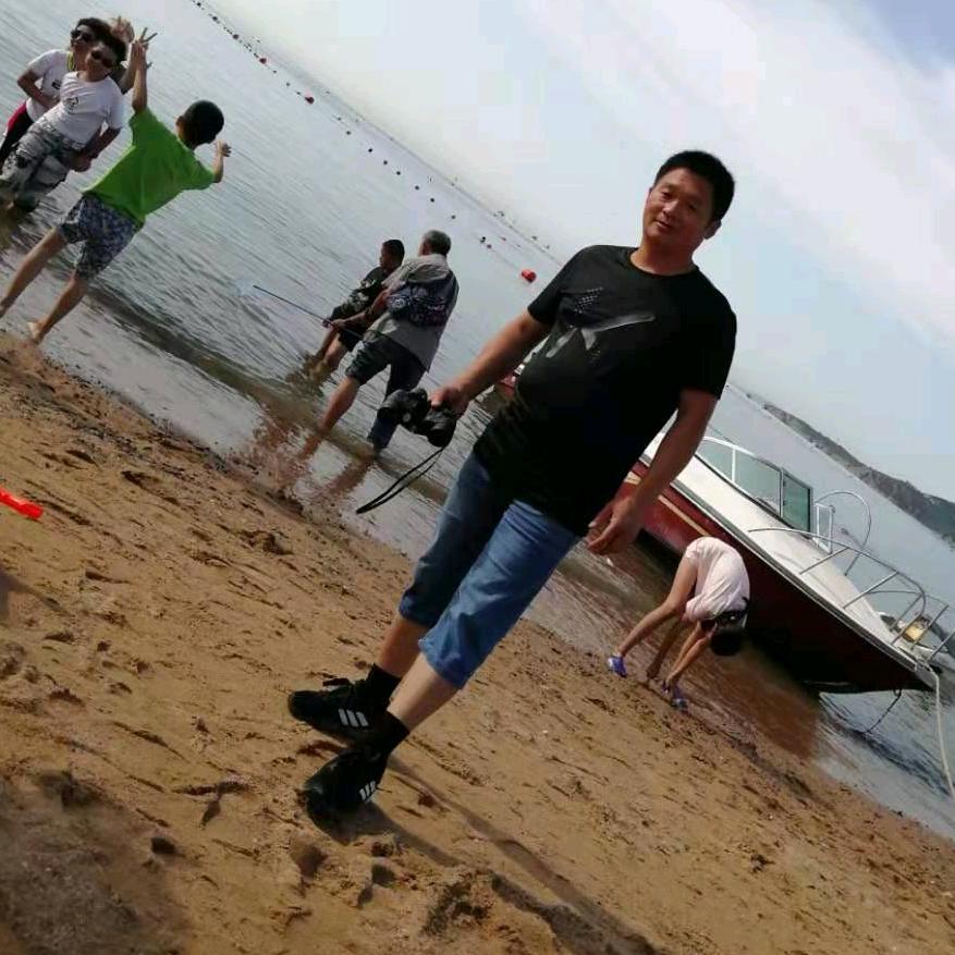 风雨中的雄鹰🦅