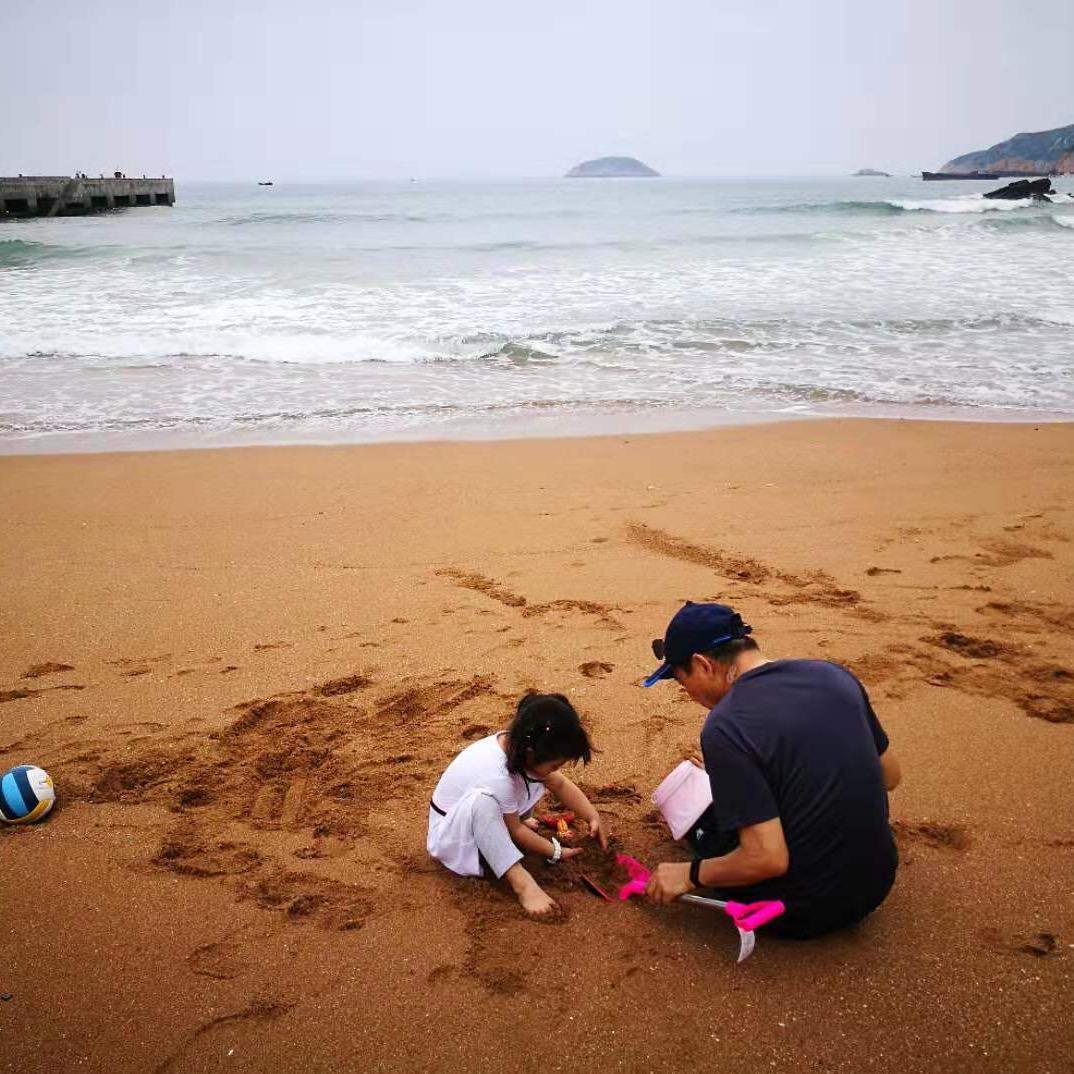 徘徊庭树下