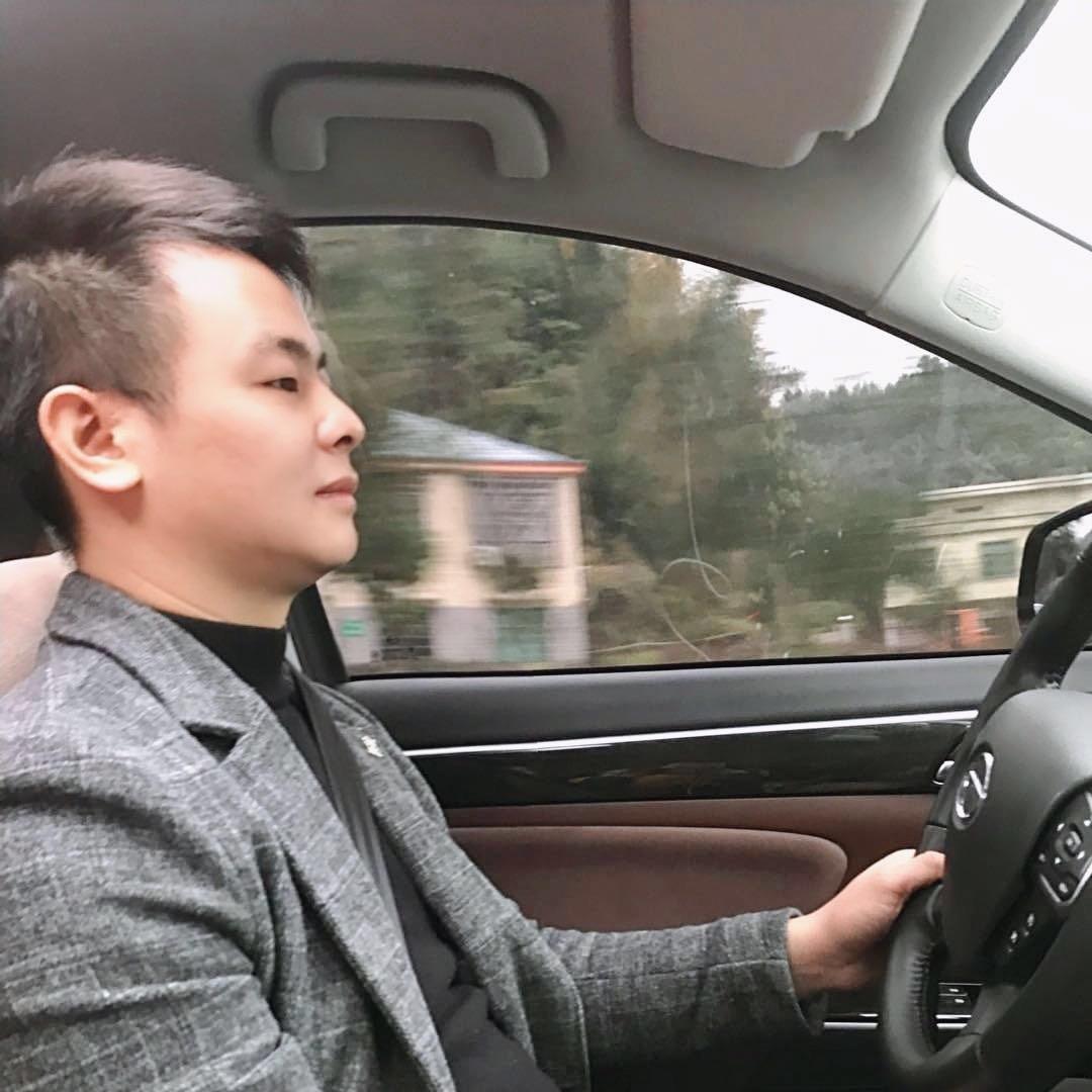 手工钉珠厂打泡珠钻石