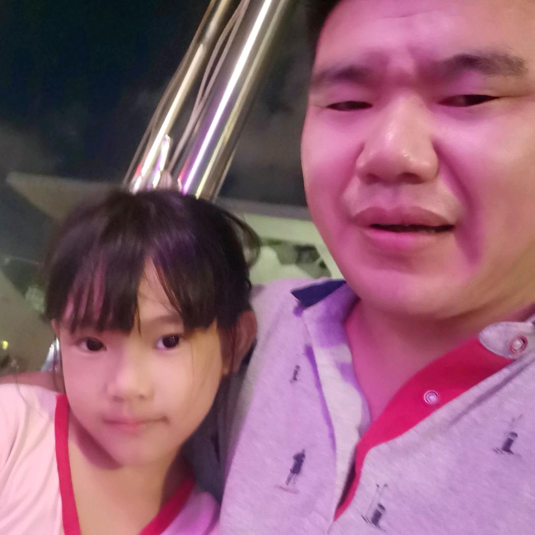 亲亲我的宝贝