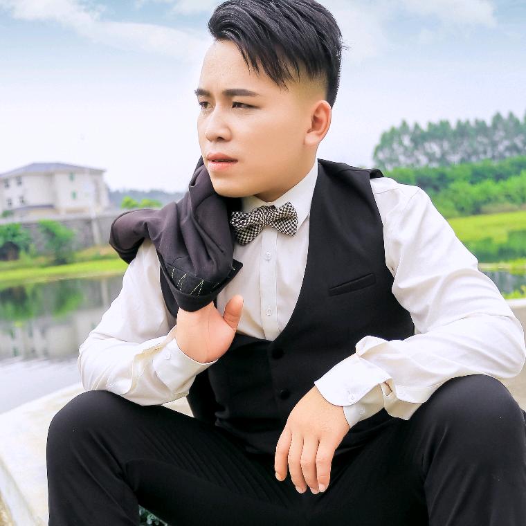 不锈钢装饰小吕