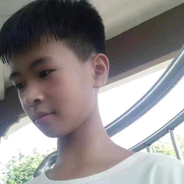 杨玖