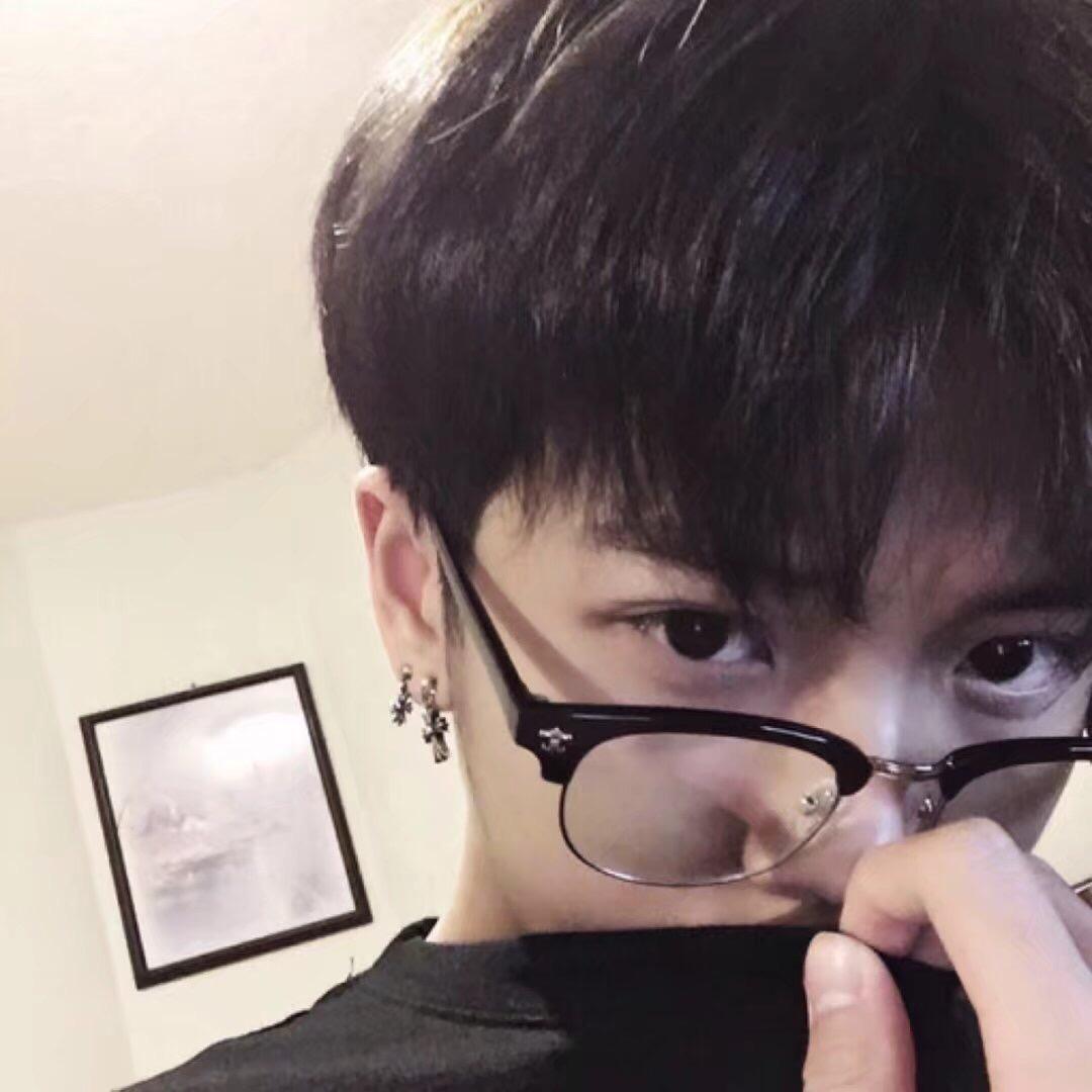 A   ༆ 杰 아저씨 哥༇   💋ԁ