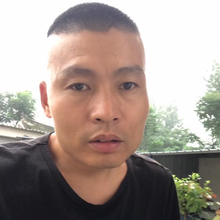 河南养鸡小哥