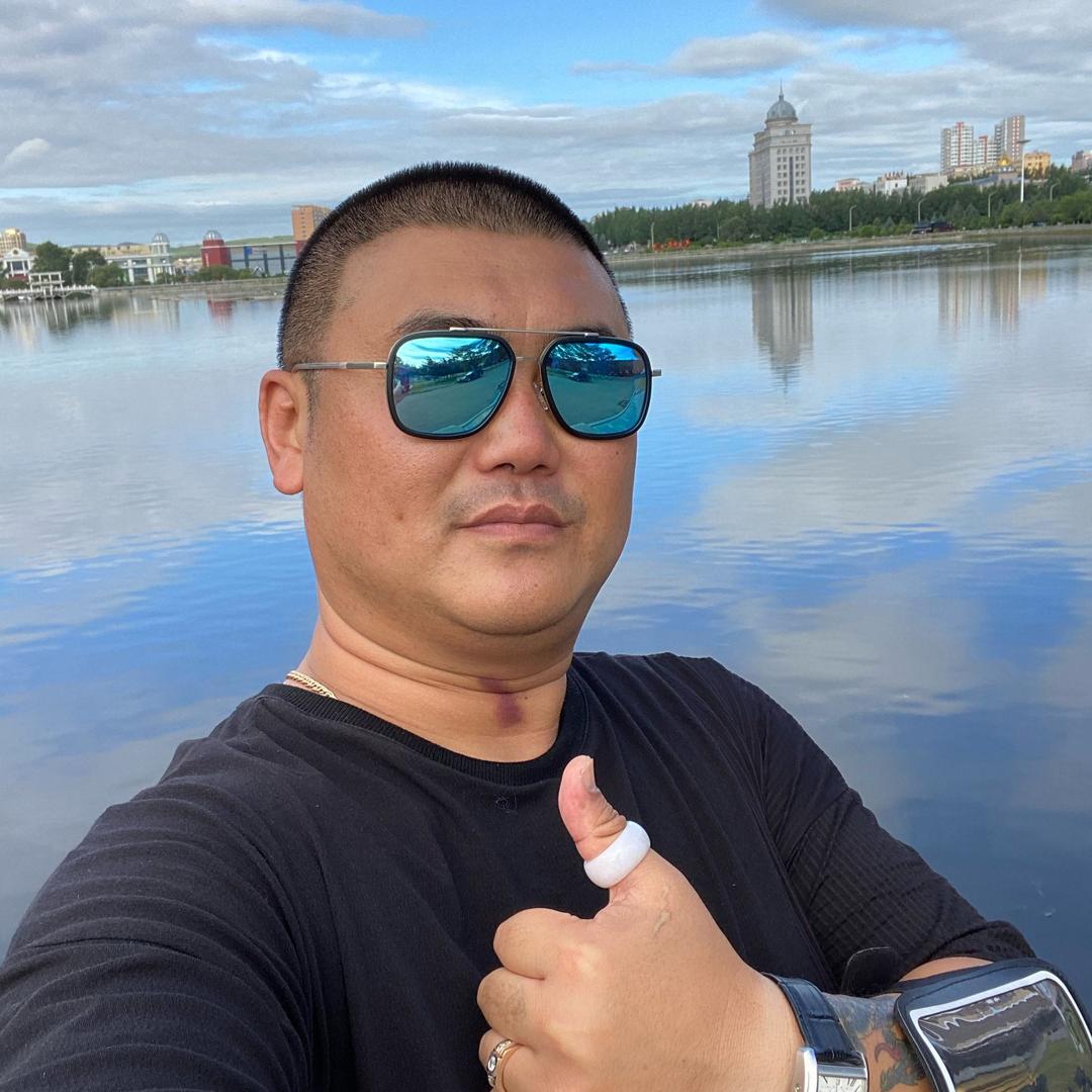 🙏🏻大明哥🙏🏻很(满族)