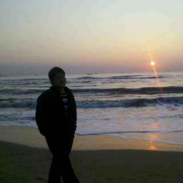 点着香烟品寂寞