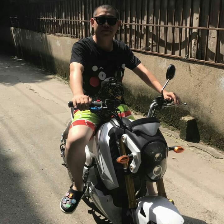每天都在别人家客厅开车