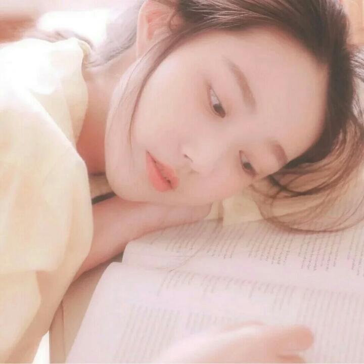 云朵上的草莓味少女