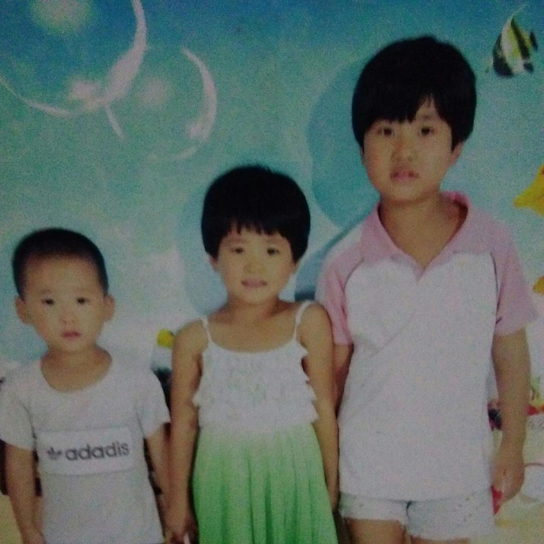 这个小孩真漂亮。