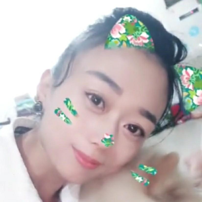 燕子《全家福火锅》