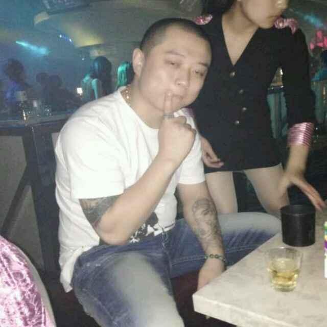 黑A胖天东北烧烤